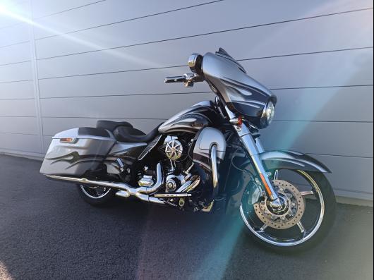 HARLEY-DAVIDSON TOURING STREET GLIDE 1800 CVO