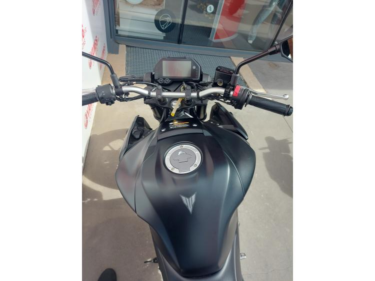 YAMAHA MT-03