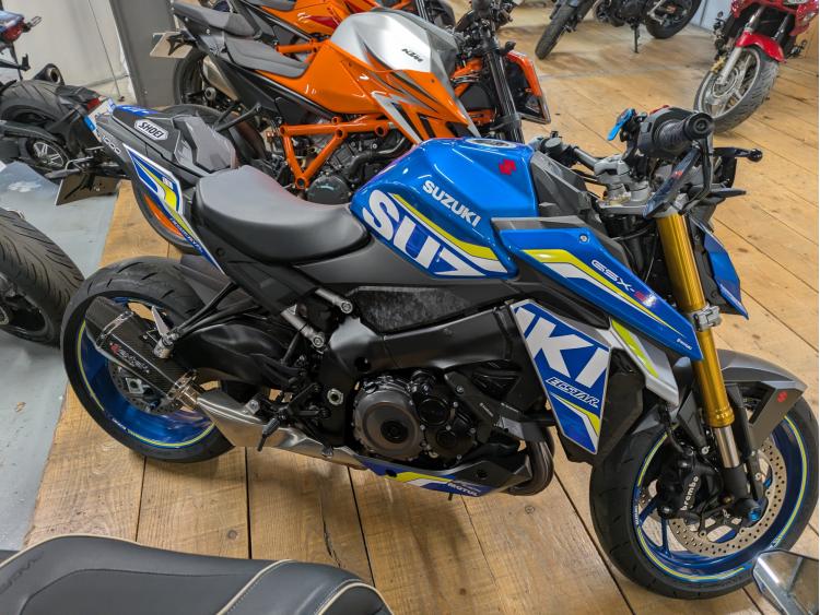 SUZUKI GSX-S 1000
