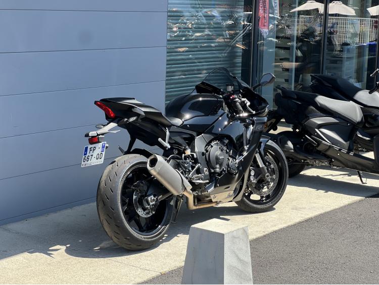 YAMAHA R1 / YZF 1000