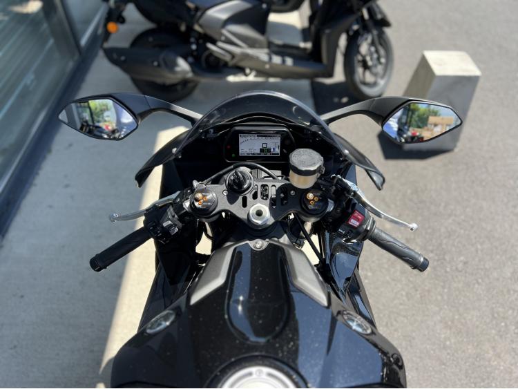 YAMAHA R1 / YZF 1000