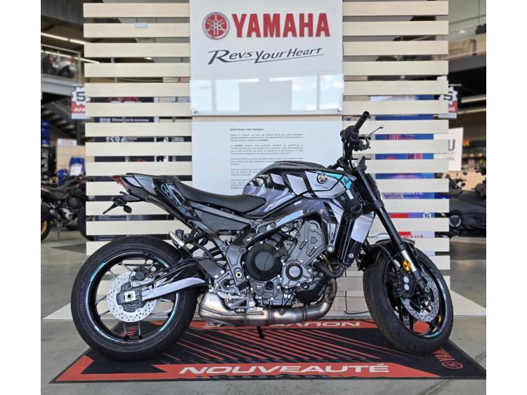 YAMAHA MT-09