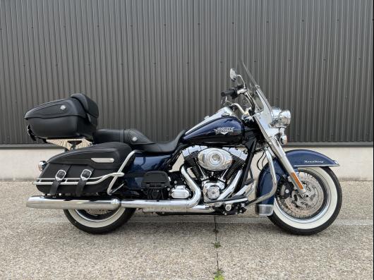HARLEY-DAVIDSON TOURING ROAD KING 1690 CLASSIC
