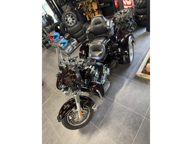 HARLEY-DAVIDSON TRIKE TRI GLIDE 1690