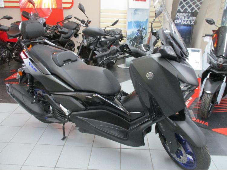 YAMAHA XMAX 125