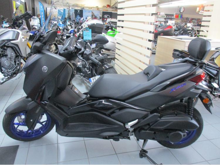 YAMAHA XMAX 125