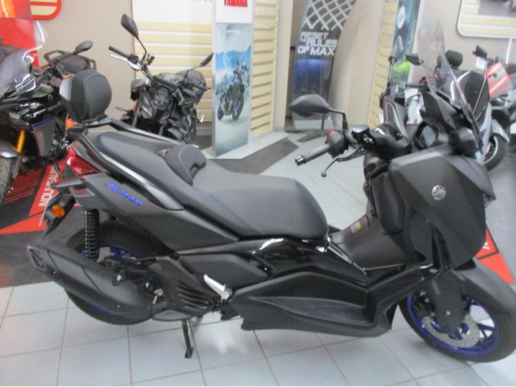 YAMAHA XMAX 125