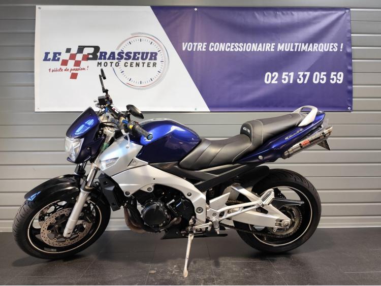 SUZUKI GSR 600