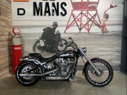 HARLEY-DAVIDSON SOFTAIL BREAKOUT 1800 CVO