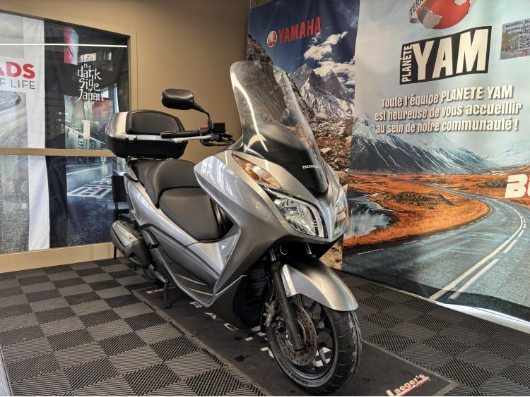 HONDA FORZA 300