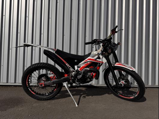 photo-annonce-trs-x-track-300-rr-2025-48-kms_686905bfe01e8578115872.JPG