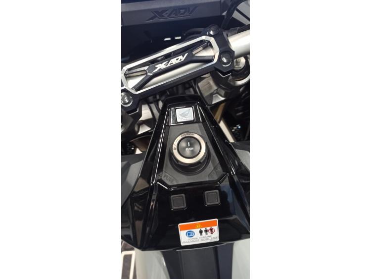 HONDA X-ADV 750