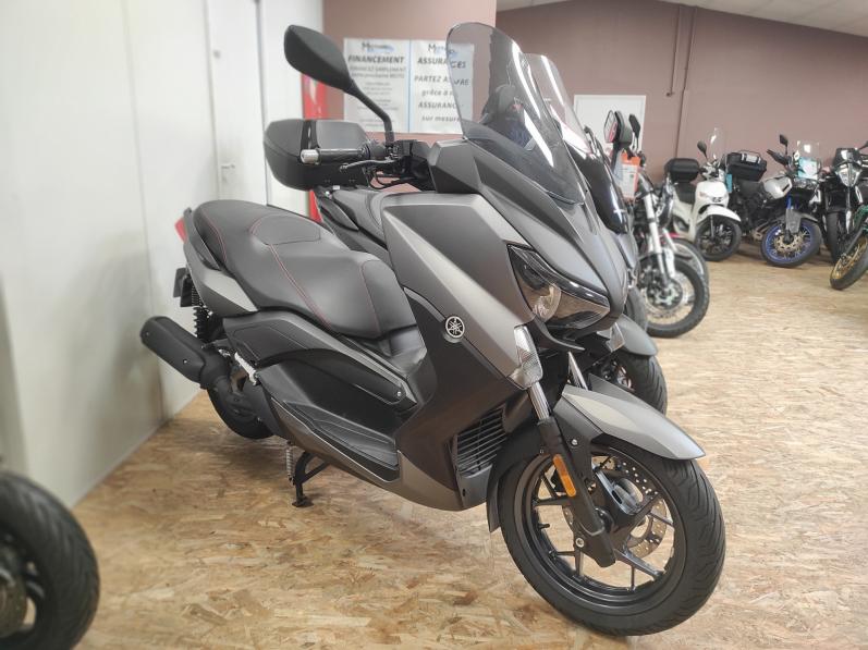 YAMAHA XMAX 125