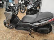 YAMAHA XMAX 125