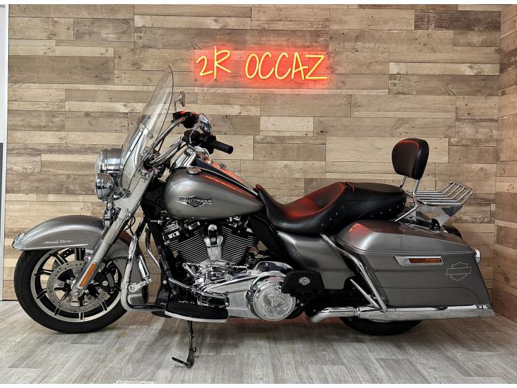 HARLEY-DAVIDSON  ROAD KING 1745