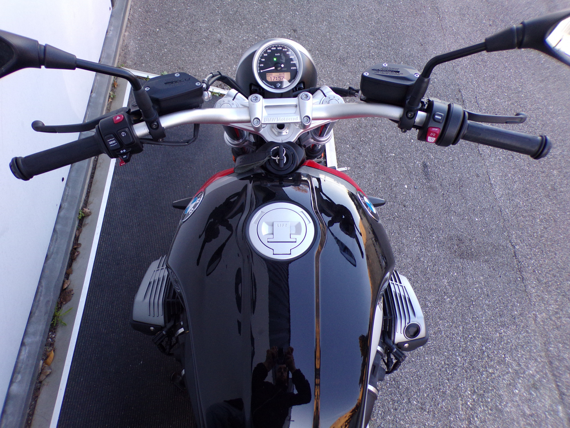 r ninet store