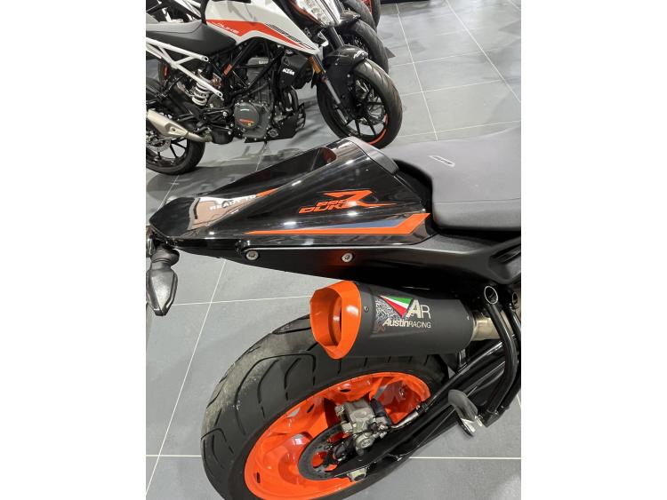 KTM 890 DUKE R