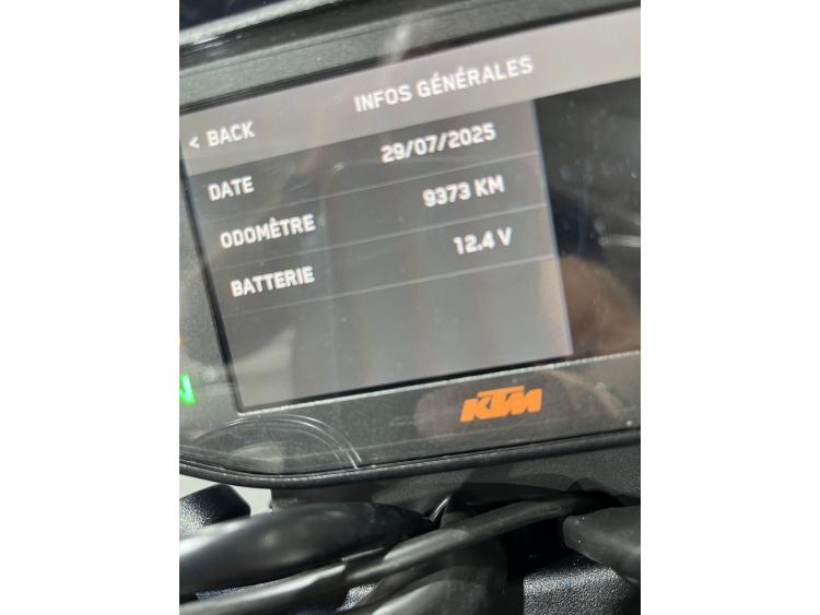 KTM 890 DUKE R