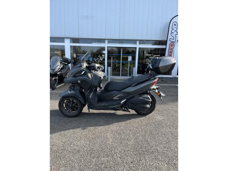 YAMAHA TRICITY 300
