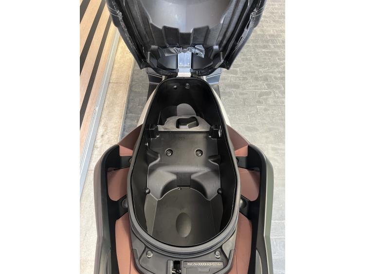 YAMAHA XMAX 300 (X-MAX X MAX)