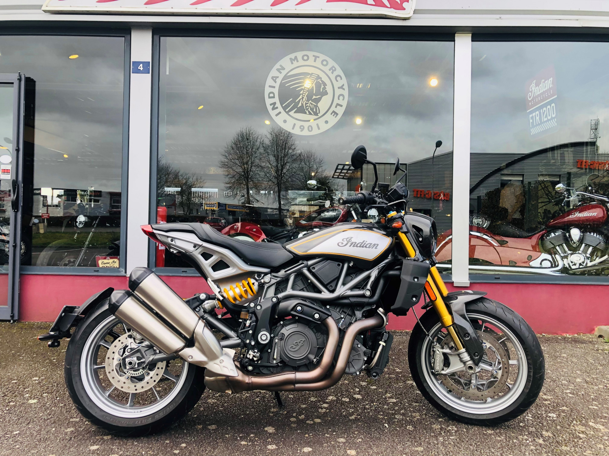 INDIAN FTR 1200 R CARBON