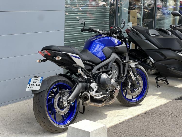 YAMAHA MT-09