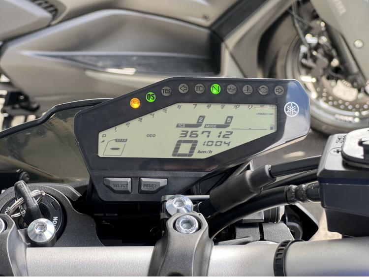 YAMAHA MT-09