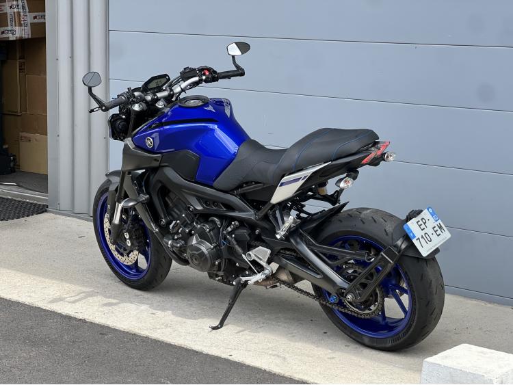 YAMAHA MT-09