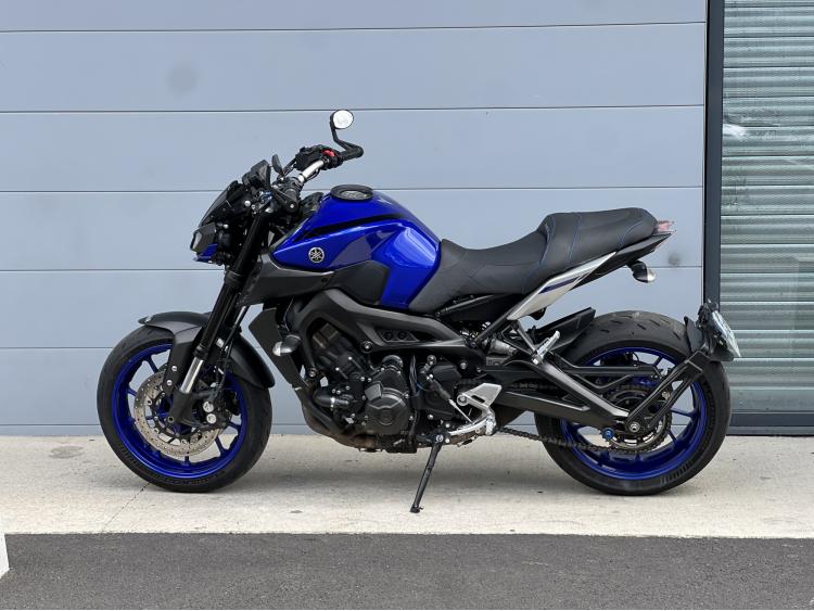 YAMAHA MT-09