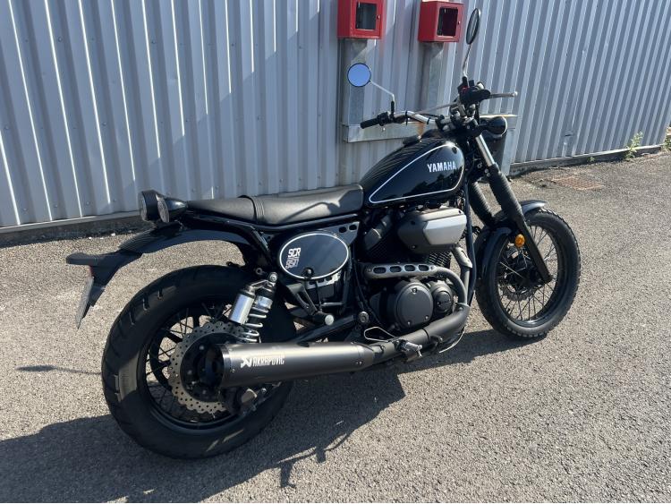 YAMAHA SCR 950 AKRAPOVIC