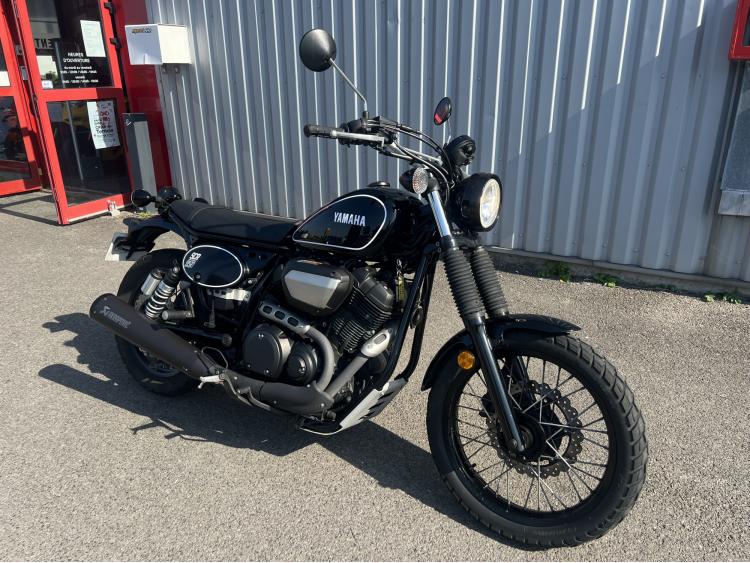 YAMAHA SCR 950 AKRAPOVIC