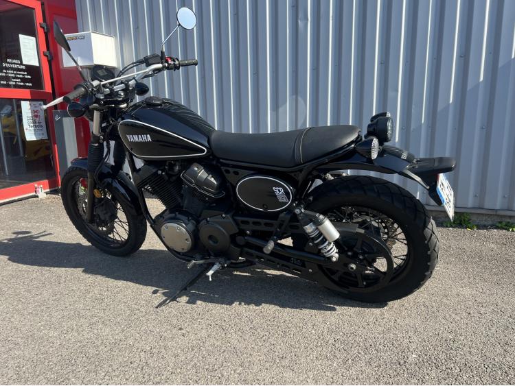 YAMAHA SCR 950 AKRAPOVIC