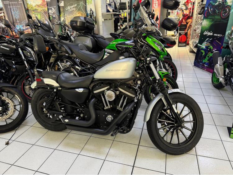 HARLEY-DAVIDSON SPORTSTER 883