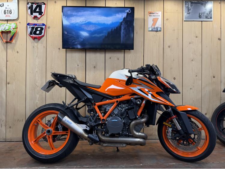 KTM 1290 SUPER DUKE R