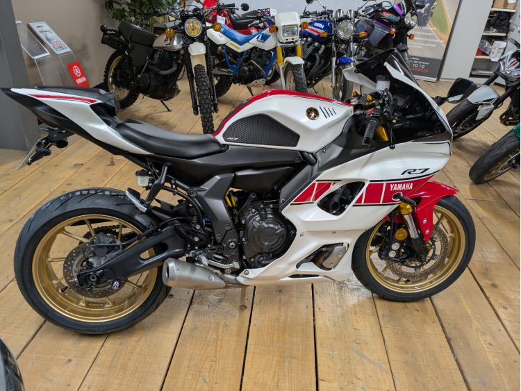 YAMAHA YZF-R7 WORLD GP 60TH ANNIVERSARY