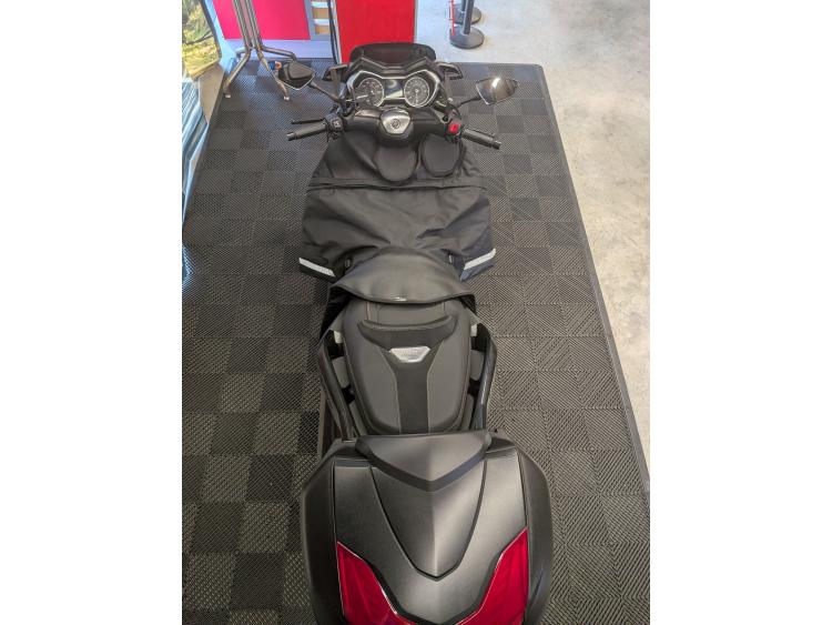 YAMAHA XMAX 300 Tech Max - GARANTIE 1 AN 