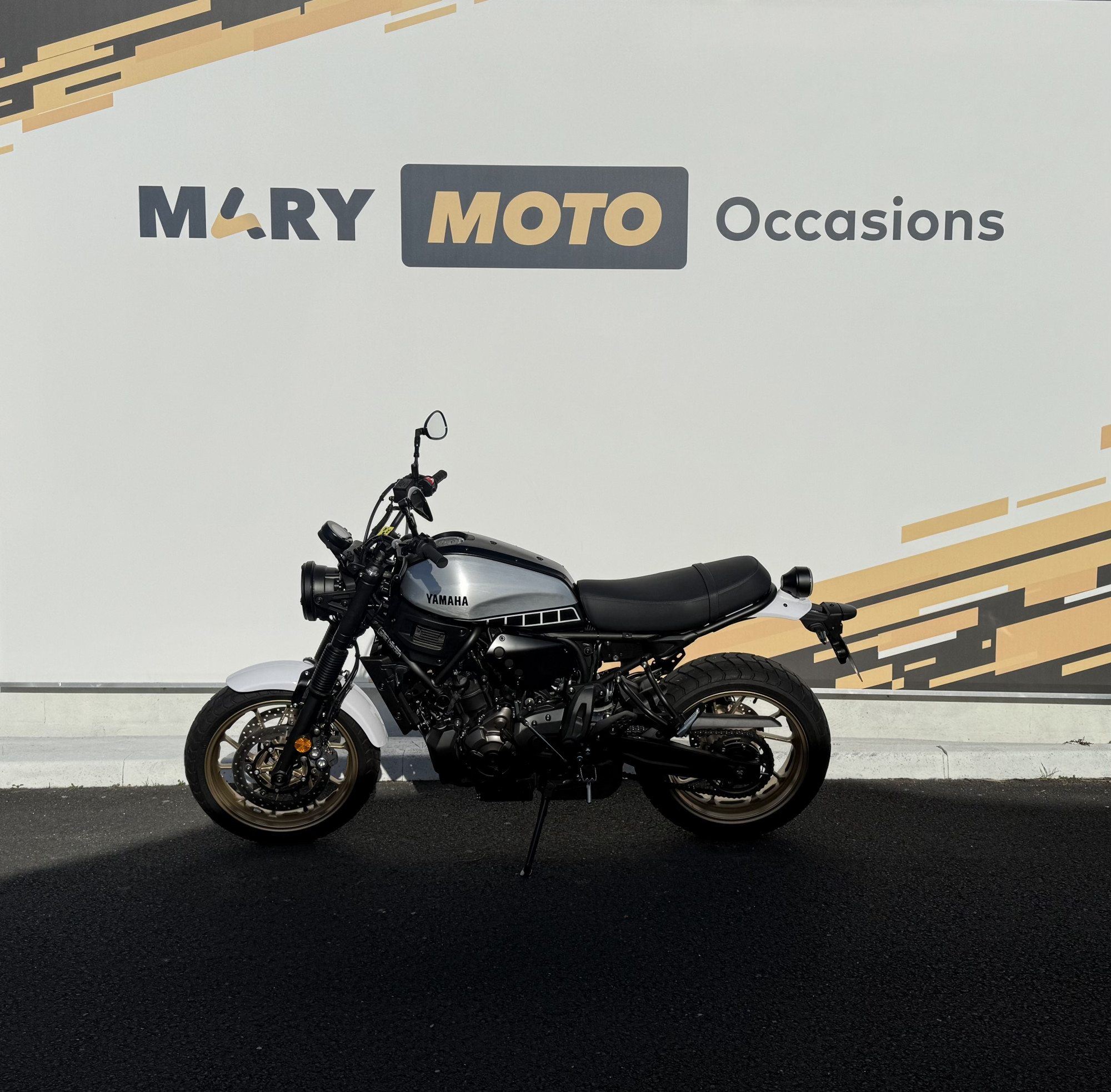 YAMAHA XSR 700 XTRIBUTE