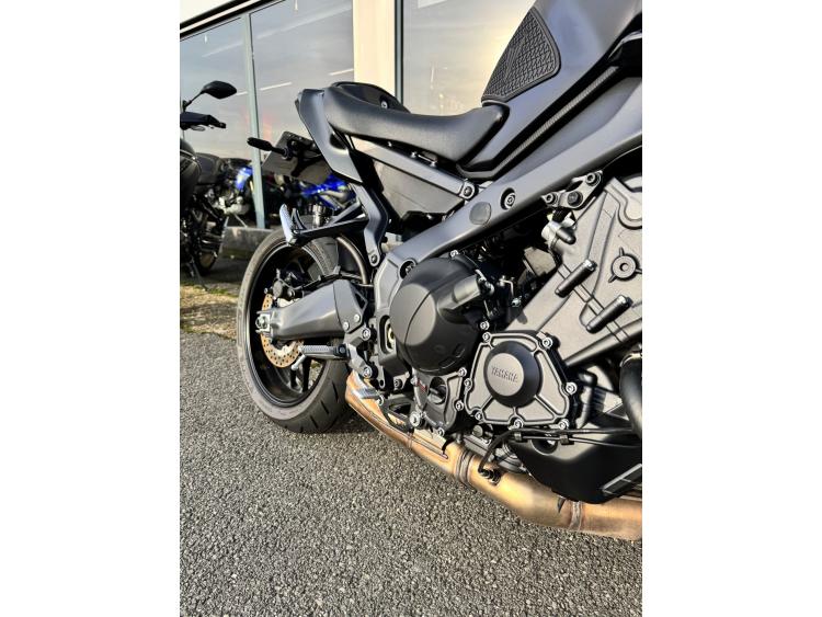 YAMAHA MT-09