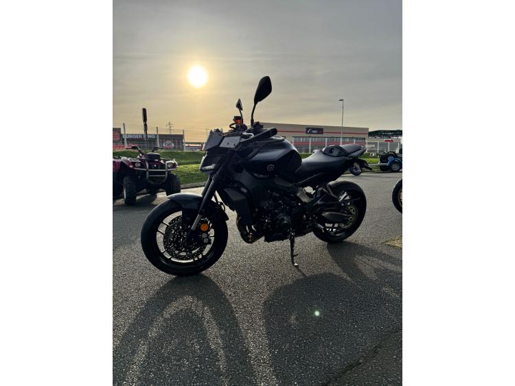 YAMAHA MT-09