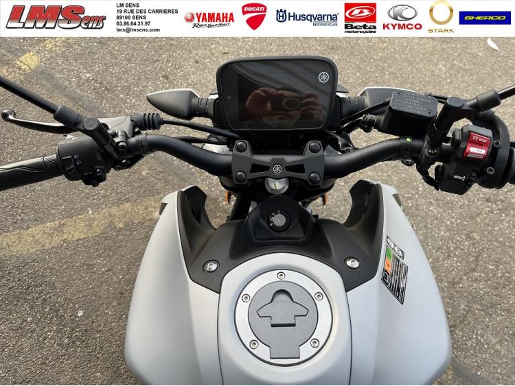 YAMAHA MT-125