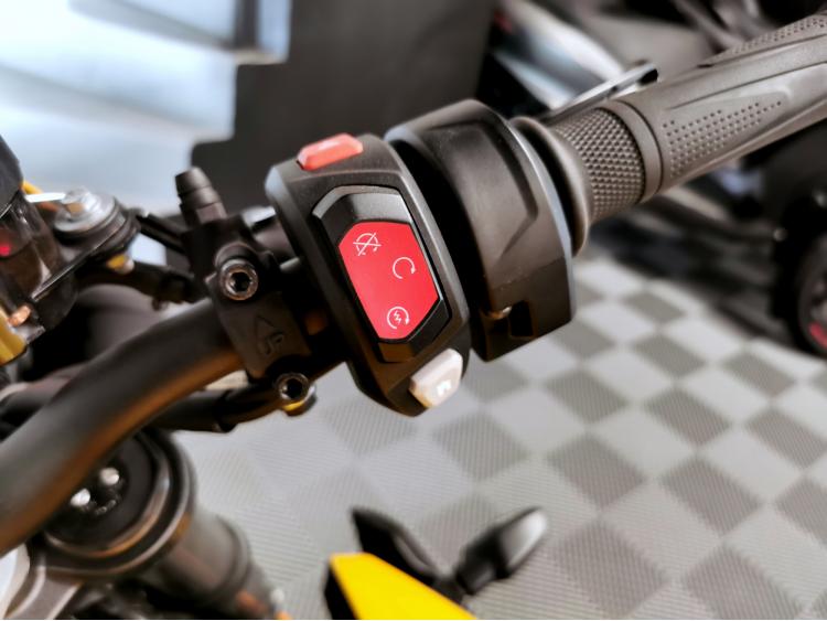 TRIUMPH STREET TRIPLE 765 RS 765RS - 1ERE MAIN