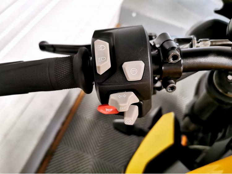 TRIUMPH STREET TRIPLE 765 RS 765RS - 1ERE MAIN