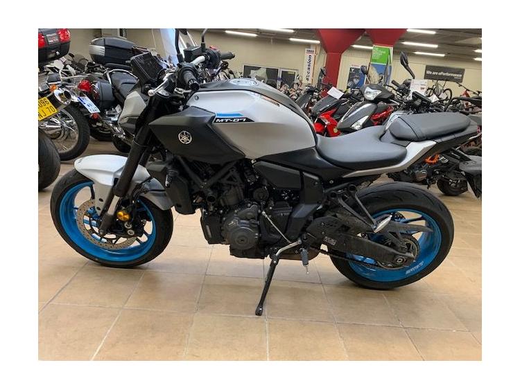 YAMAHA MT-07 (47.5CV)