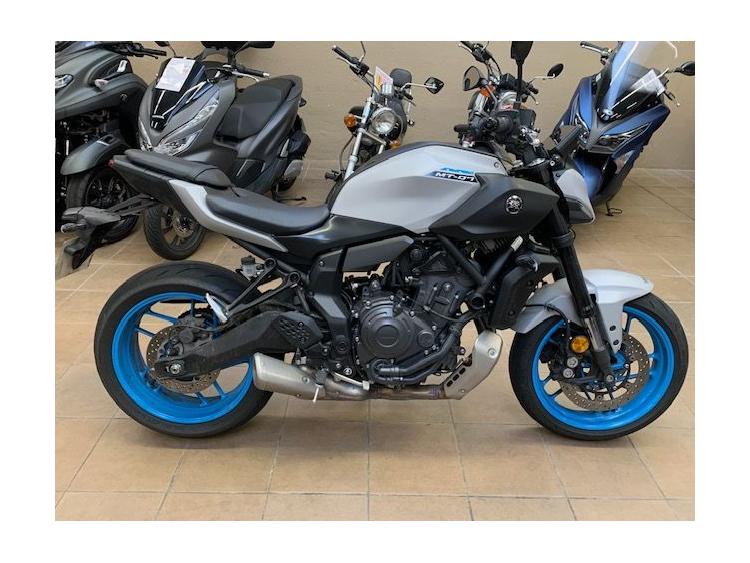 YAMAHA MT-07 (47.5CV)