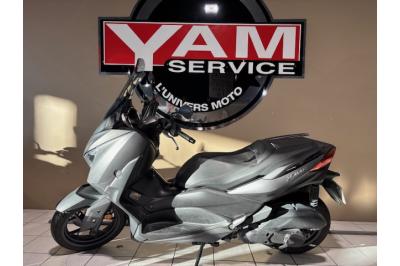 YAMAHA XMAX 125