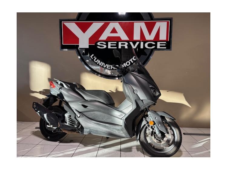 YAMAHA XMAX 125