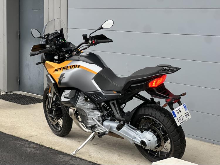 MOTO GUZZI STELVIO 1000