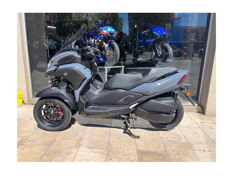 YAMAHA TRICITY 300