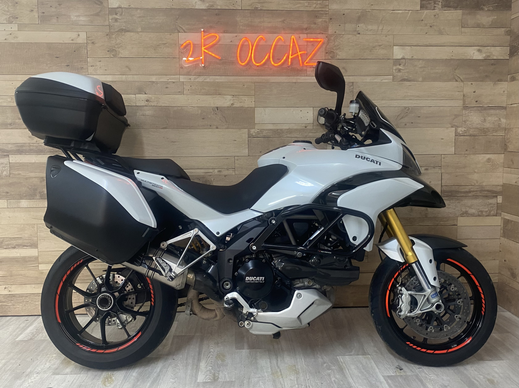 DUCATI MULTISTRADA END