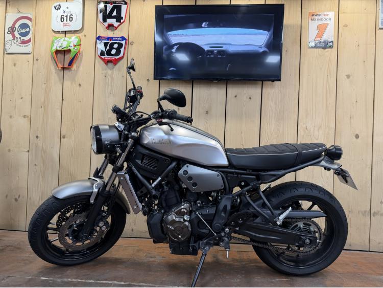 YAMAHA XSR 700 / 11701 KM / GARANTIE 12 MOIS 